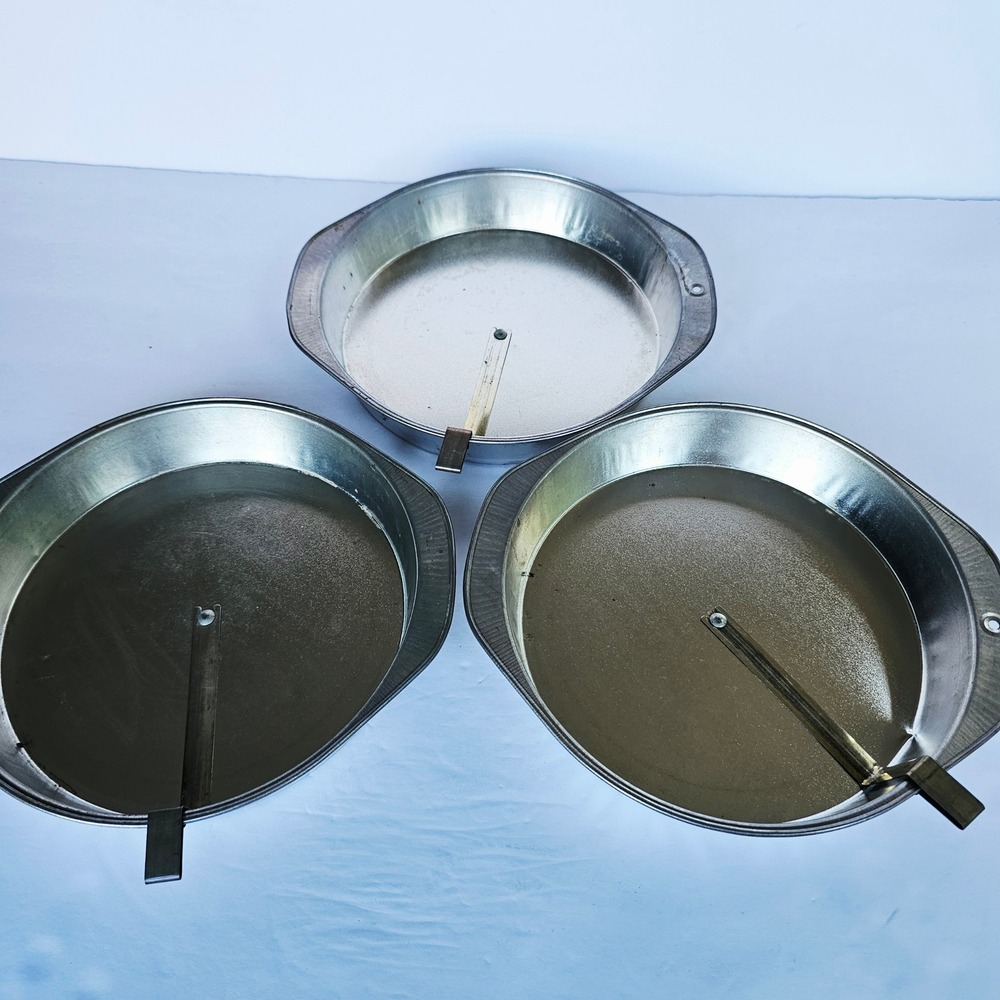 Vintage Round Aluminum Cake Pans Set of 3 with Easy Out Release Levers 8 Inch